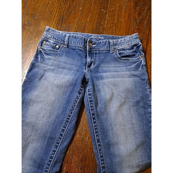 Size 5/6 Short Maurices Distressed Denim Blue Jeans with Pockets and Belt Loops - Picture 4 of 8